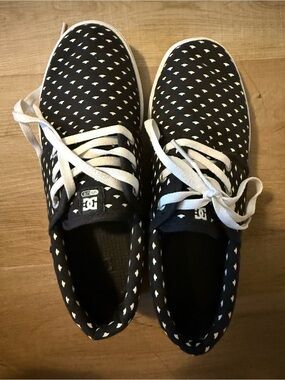 UFO DC shoes